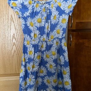 A.U.W size 10 good condition